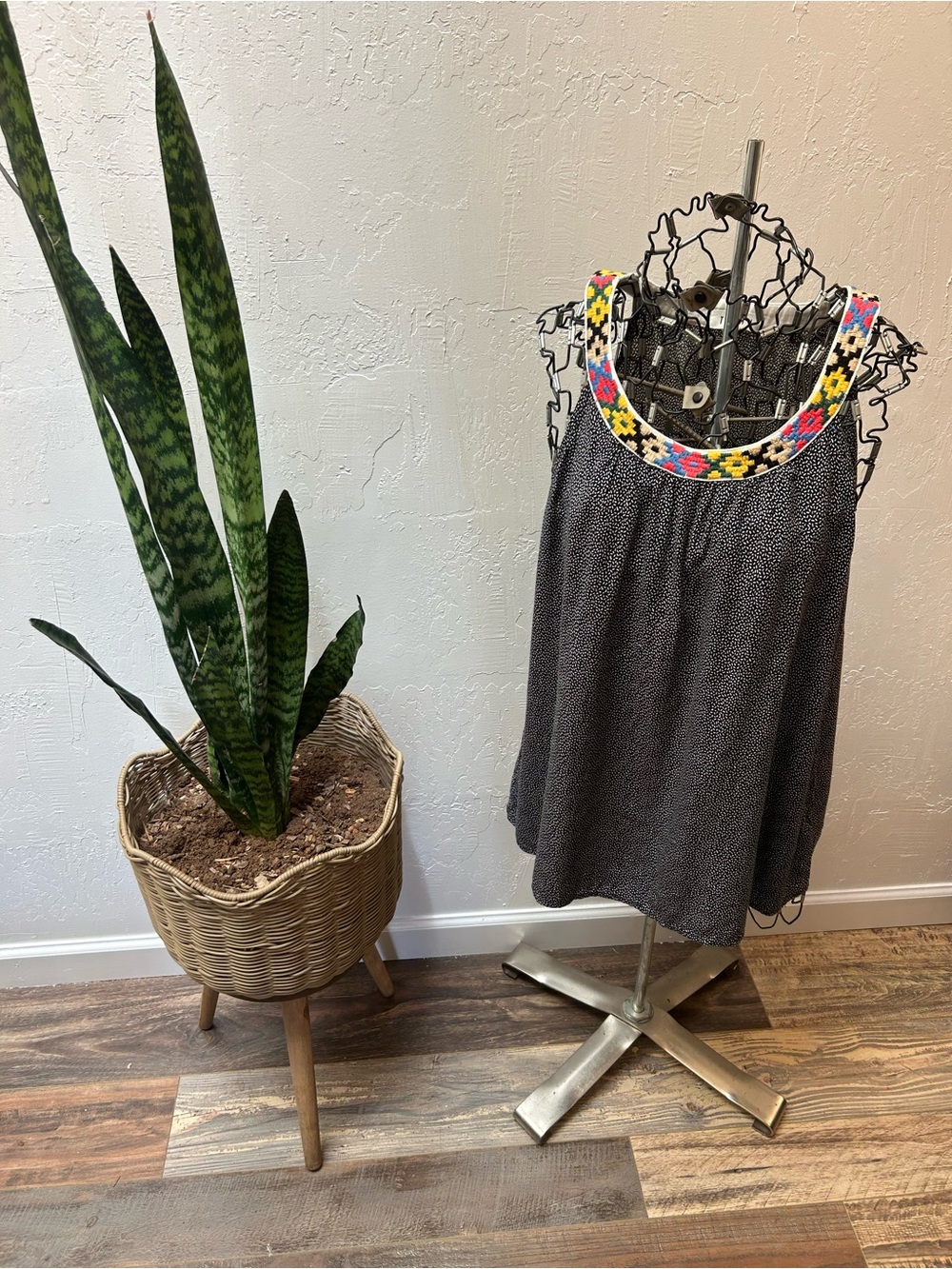 THML Embroidered Neck Tank Top Black White Sleeveless Boho XL